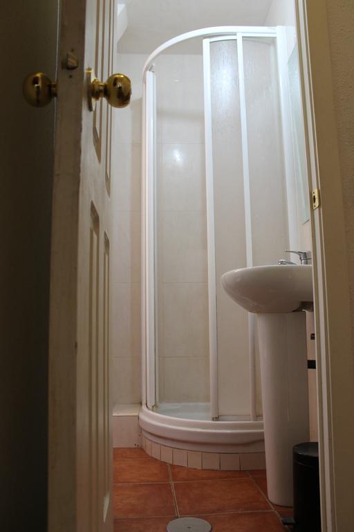Hostal Graciela Madrid Exterior photo